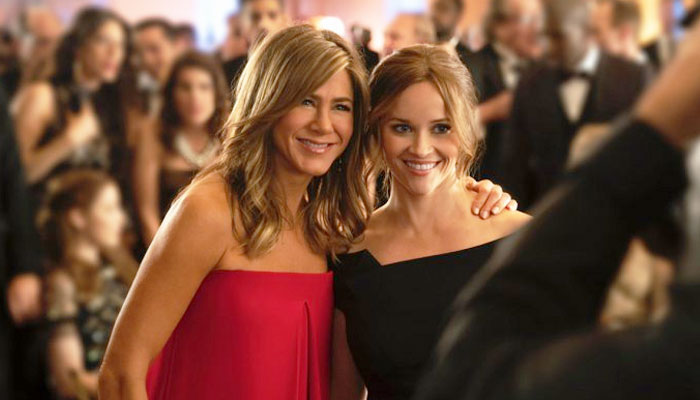 Jennifer Aniston, Reese Witherspoon reenact an episode from 'Friends'