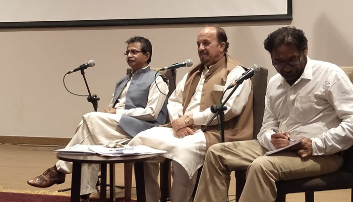 Politicians, journalists discuss Karachi's dismal civic issues