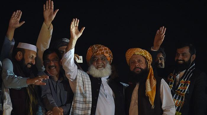 Handling the maulana Handling the maulana