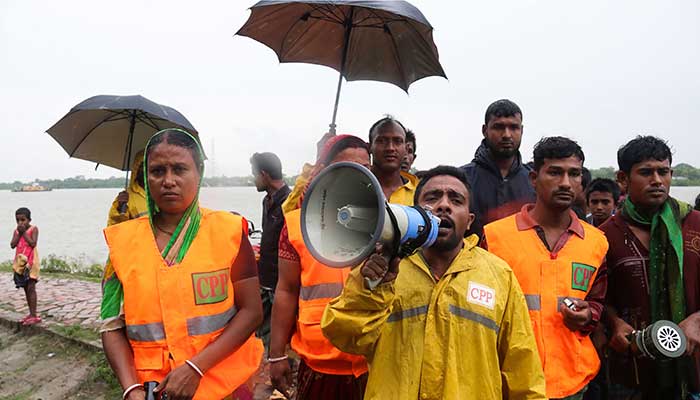 Bangladesh evacuates 100,000 as Cyclone Bulbul approaches