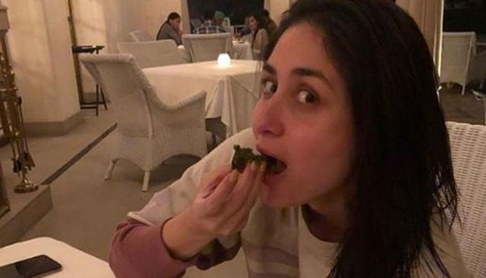 Kareena Kapoor enjoys 'sarson ka saag' for dinner while Karisma drools