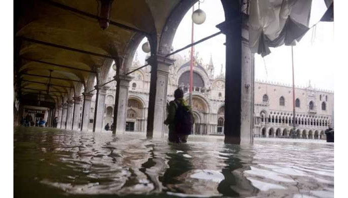 St Mark's closed after fresh flood hits Venice
