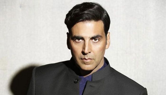 Akshay Kumar's visit to the hospital leaves fans worried