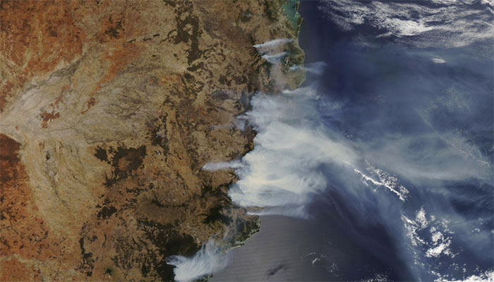 Bushfire conditions worsen in east and west Australia