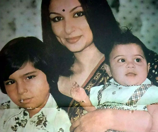 Taimur Ali Khan is a spitting image of his father Saif Ali Khan in this  throwback picture