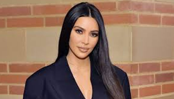 Kim Kardashian trolled for 'not being human' 