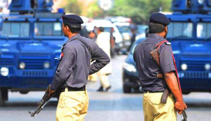 CCTV footage exposes Karachi police's dubious role 