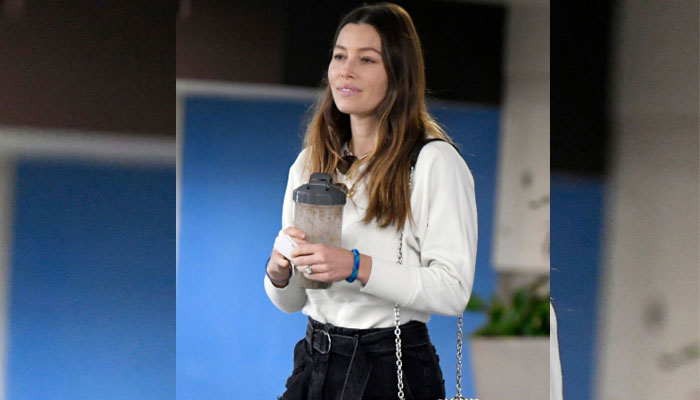 Jessica Biel Sports Wedding Ring Despite Justin Timberlake