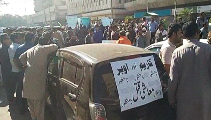 Ride-hailing apps' drivers demand fixed profit during Karachi protest