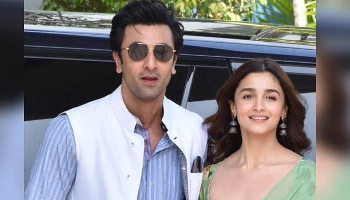 Alia Bhatt and Ranbir Kapoor to hold a destination wedding in Kashmir? 