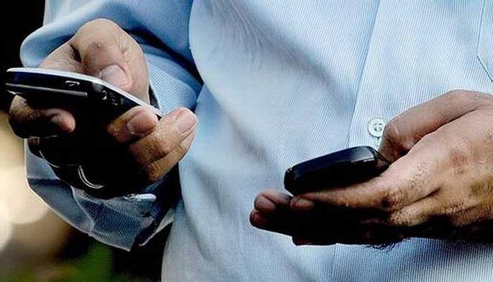 India restores incoming SMS in occupied Kashmir, mobile internet still cut