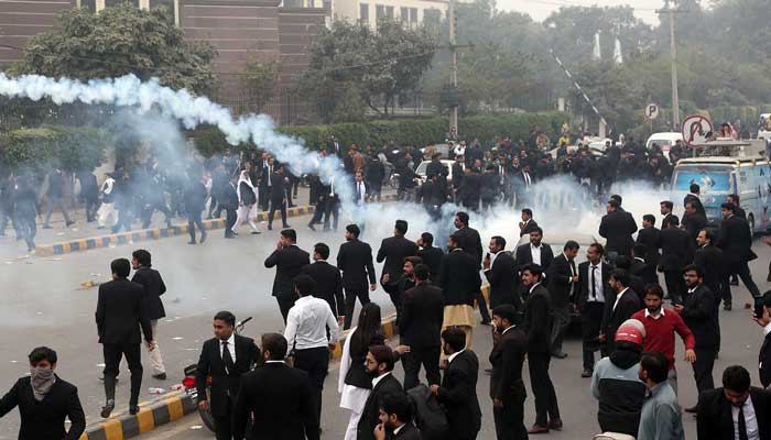 Lawyers, doctors go on strike after Lahore hospital clash