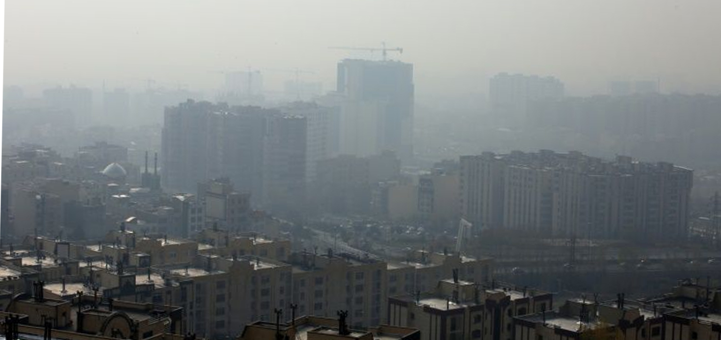 Smog forces schools to close in Iran