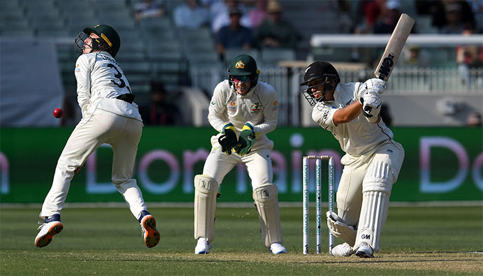 New Zealand lose early wickets as Australia take charge of second Test
