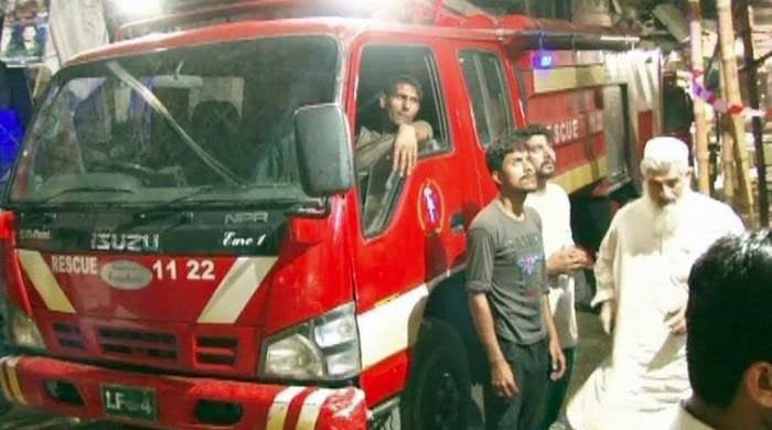 One dead, two injured in Lahore as fire erupts in tea shop at Urdu Bazar