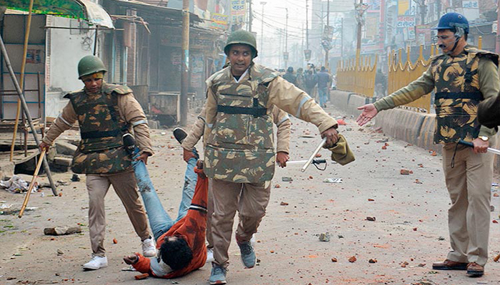 Video: Uttar Pradesh cop tells protesters to 'go to Pakistan'