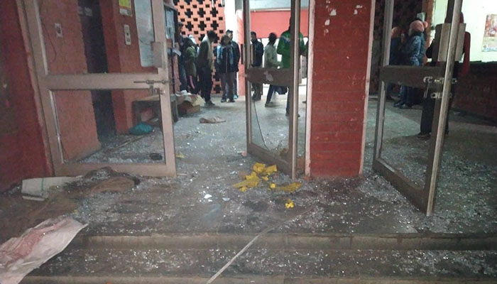 Mob allegedly linked to BJP's student wing storms university, attacks students and teachers