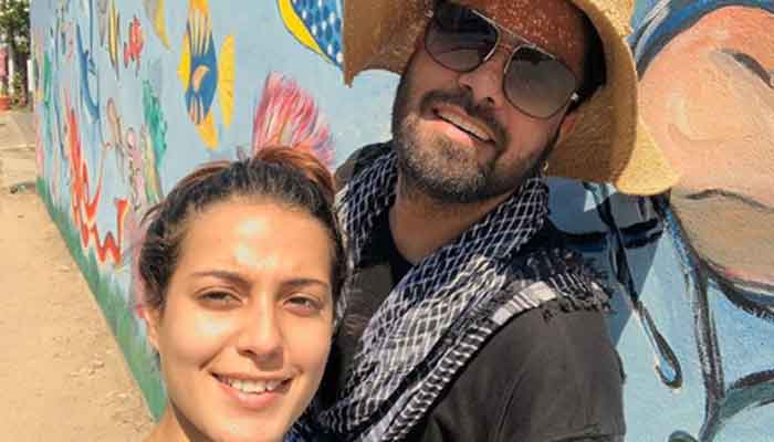 Iqra Aziz, Yasir Hussain take a hilarious dig at Fahad Mustafa with TikTok video 