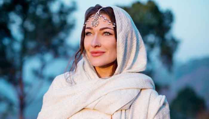 Canadian traveler Rosie Gabrielle converts to Islam