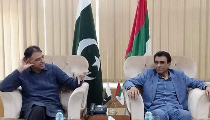 PM Imran speaks with Khalid Maqbool Siddiqui as deadlock persists between MQM-P and PTI