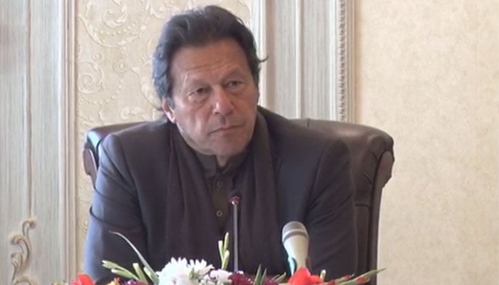 PM Imran reviews performance of ministries in federal cabinet session