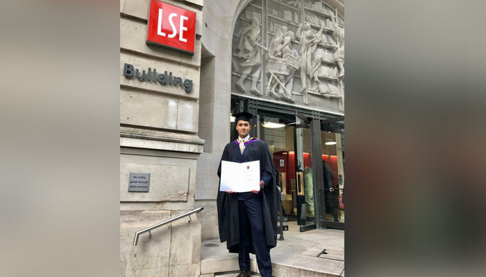 Maryam Nawaz’s son Junaid gets master's degree from LSE