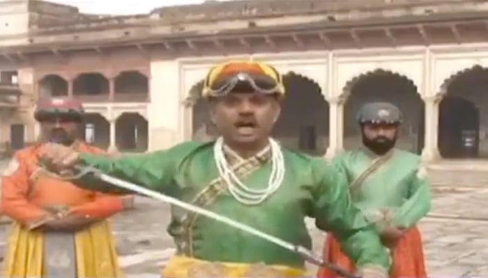 Reporter Amin Hafeez goes viral again, this time with sword in hand