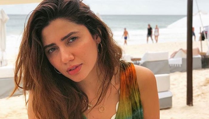 Mahira Khan dazzles at the beach with striking new pictures
