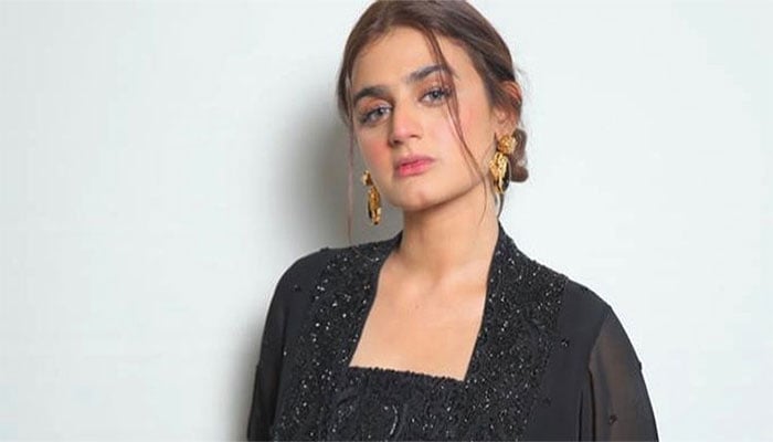 Hira Mani pens down emotional note for fans on receiving unprecedented love