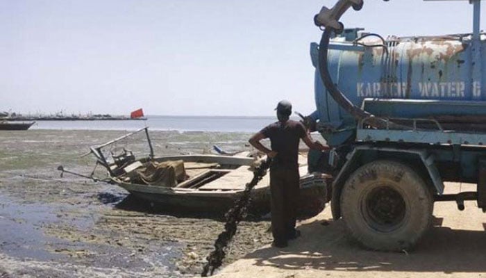 400mn gallons of untreated sewage being dumped into Karachi sea