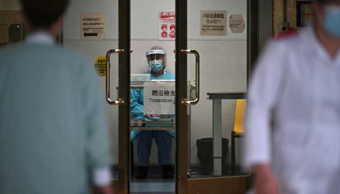 Coronavirus: Death toll climbs over 400 in China 
