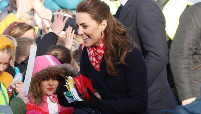 Kate Middleton Apologizes To Young Girl For Not Looking Like Her Cinderella