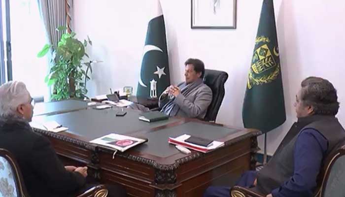 PM Imran directs foreign secretary to stay in contact with Pakistanis in Wuhan 