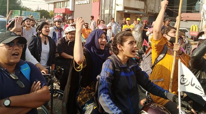 Women cyclists, bikers zoom on Karachi thoroughfare to honour Asma Jahangir