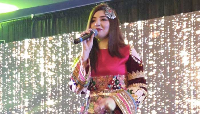 Pakistani artistes Gul Panra, Khumariyaan mesmerise fans in Manchester, Birmingham