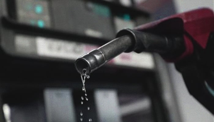 Amid fuel shortage reports in Karachi, PSO says 'sufficient' petrol stocks available