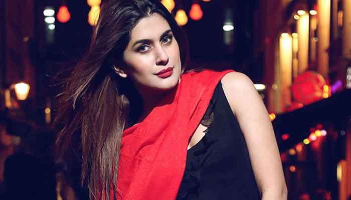 Kubra Khan looks stunning at sister's Valima: Check out her pictures  