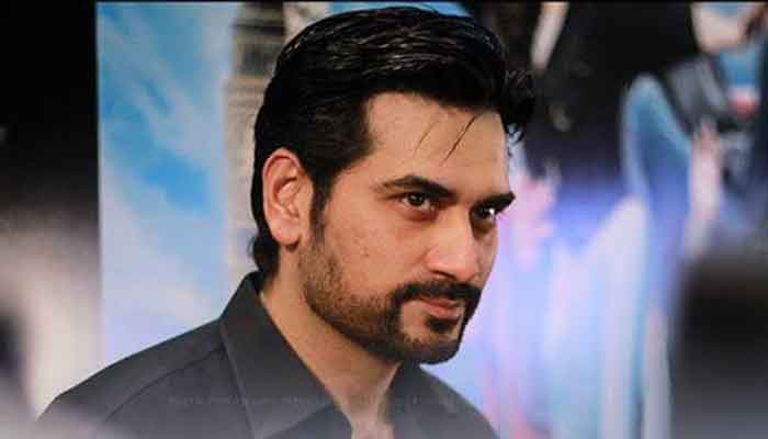 WATCH: Humayun Saeed mobbed by fans in Multan 