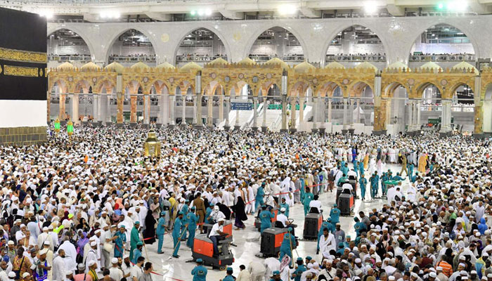 Citizens from Gulf countries barred from entering holy cities over coronavirus fears