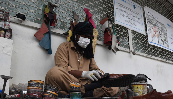 Sindh Rangers raid Karachi property, recover more than 70,000 surgical masks
