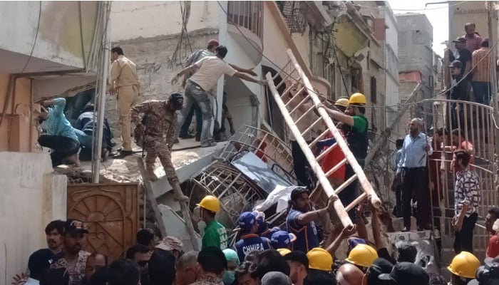 11 killed, several injured as buildings collapse in Karachi’s Golimar area