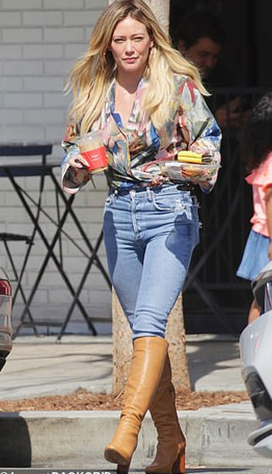 Hilary Duff makes a quick coffee run in stunning no-makeup look 