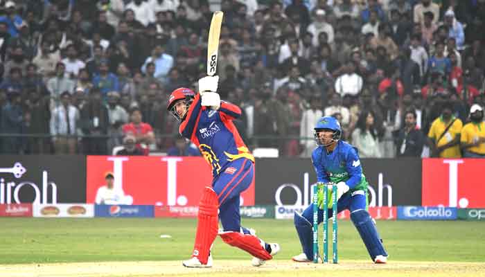 Multan Sultans put their top spot on the line against Karachi Kings