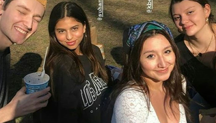Suhana Khan looks gorgeous as she soaks up the sun with friends in New York