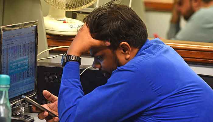 PSX plunges 6.38% to 6-month low after bearish start 