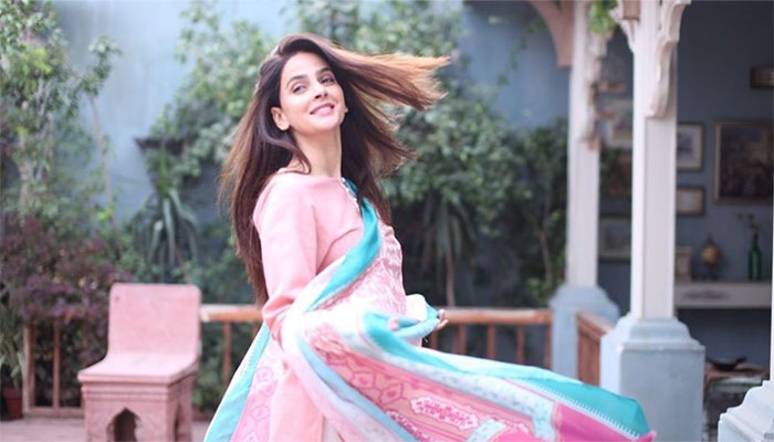 'Help people who can't sit back home without working': Saba Qamar to fans amid coronavirus crisis