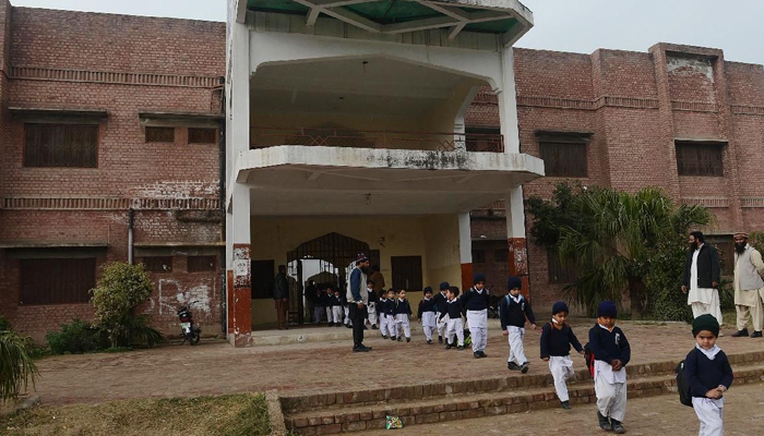 Sindh government suspends five schools' registration for remaining open despite coronavirus outbreak