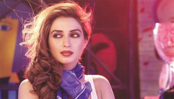 Iman Ali claims she was offered to romance SRK in 'Raees' before Mahira Khan