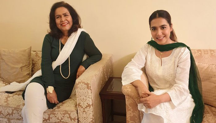 Mansha Pasha prays for Pakistan as she celebrates Pakistan Day with mom