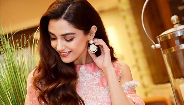 Maya Ali urges the nation to unite in the battle against coronavirus